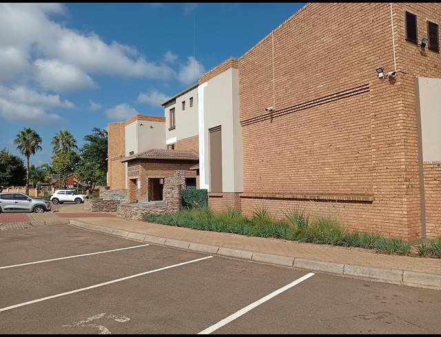 2 BEDROOM TOWNHOUSE FOR SALE IN EQUESTRIA